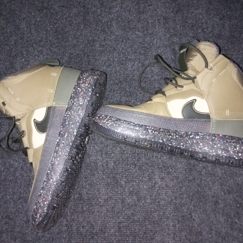 Nike Green and Black Sneakers with Speckled Midsole